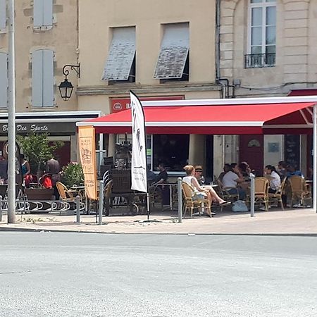 Entre Estuaire Et Citadelle Apartment Blaye Exterior foto