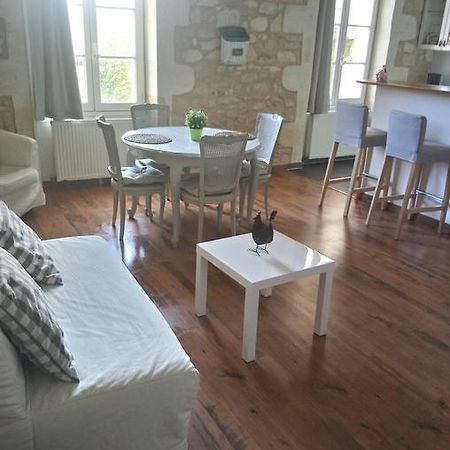 Entre Estuaire Et Citadelle Apartment Blaye Exterior foto