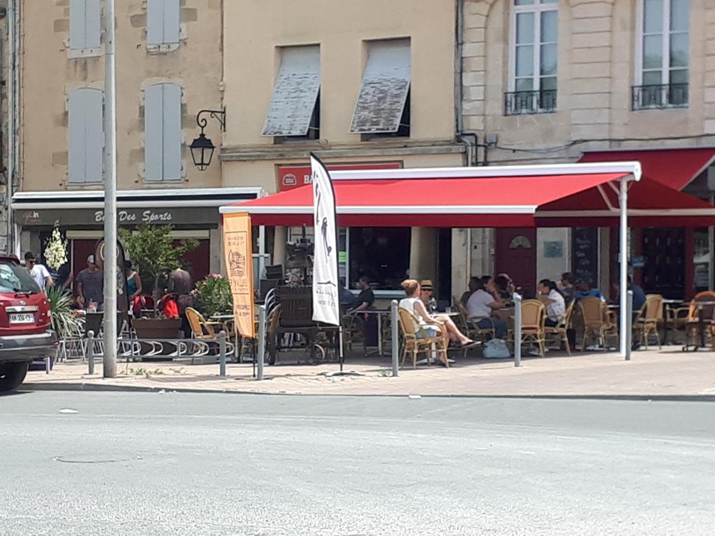 Entre Estuaire Et Citadelle Apartment Blaye Exterior foto